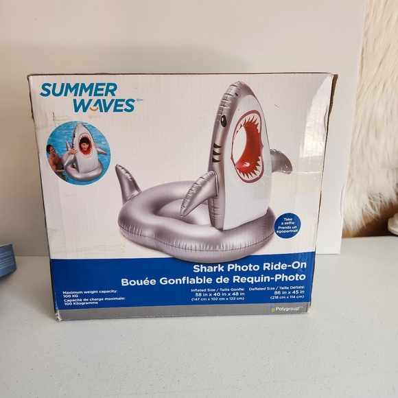 Summer Waves Inflatable Shark Photo Ride On Pool Floatie New in Box Beach - Picture 2 of 2
